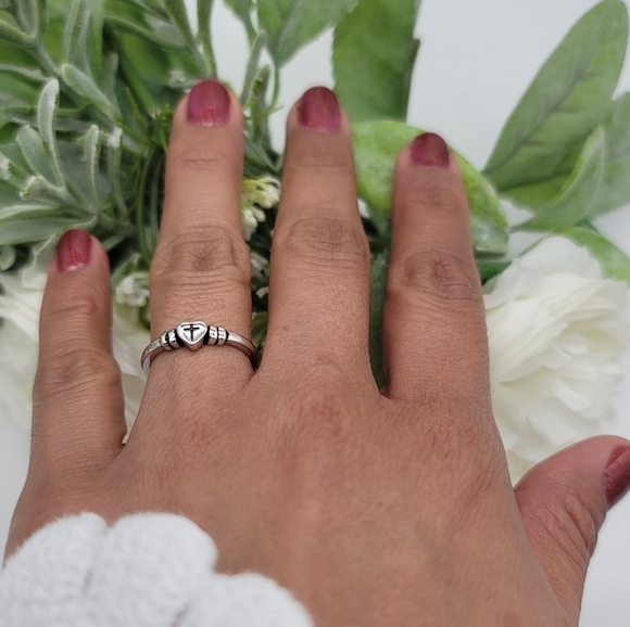 ❤️ Heavenly Dainty Heart - Picture 3 of 5